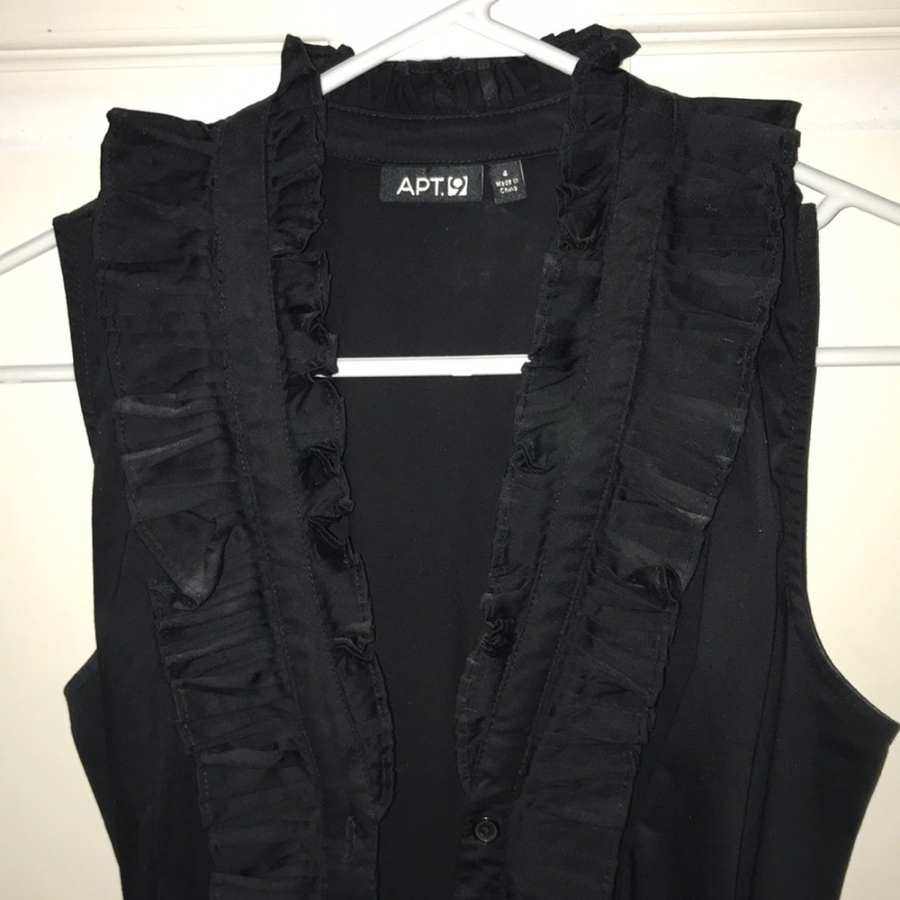 Sleeveless dress
